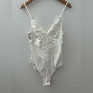 Le Rosé Detailed White lace bodysuit w/ adjustable straps new with tags #lerose